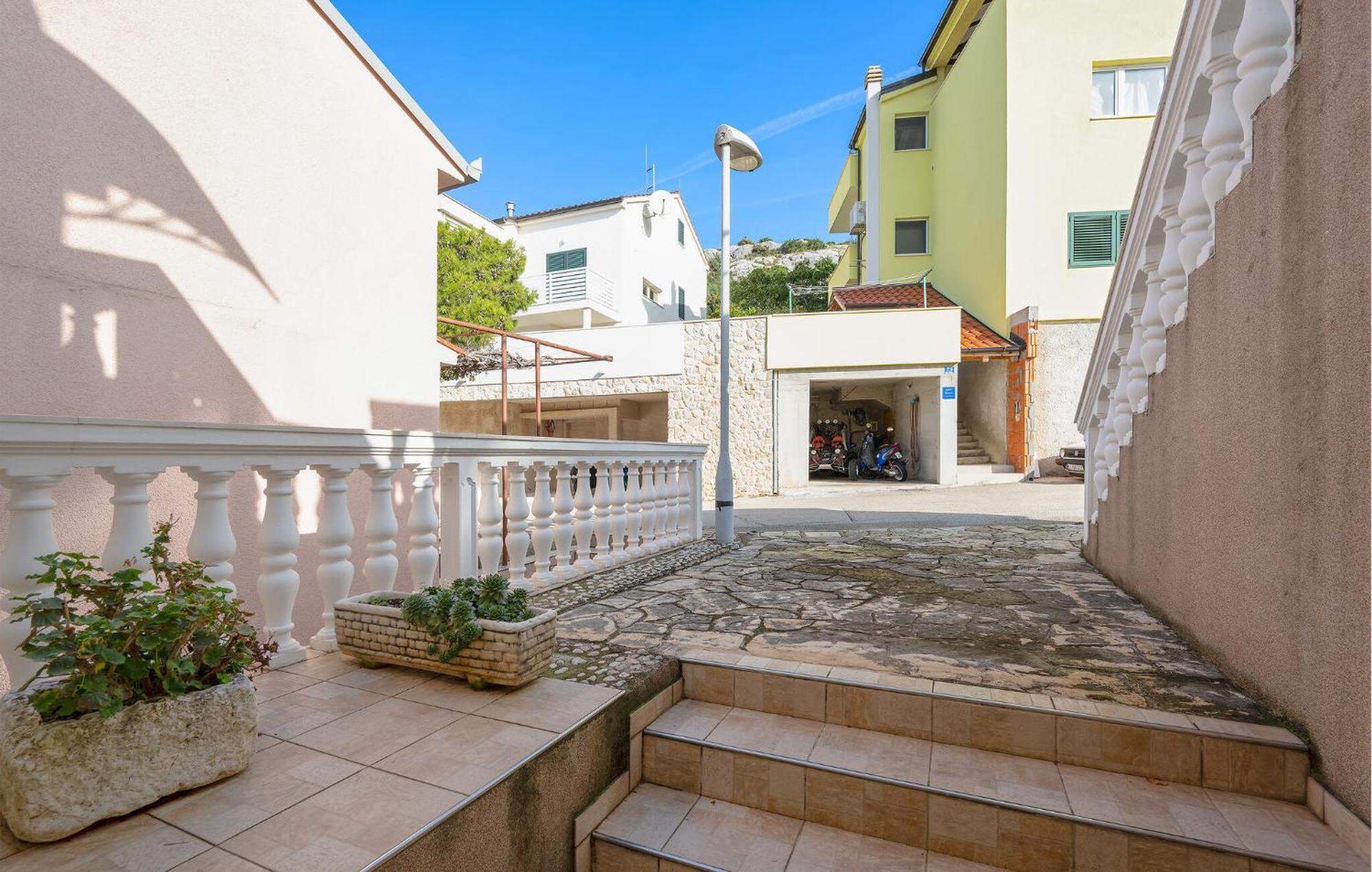 1 Bedroom Stunning Apartment In Primosten Exterior photo