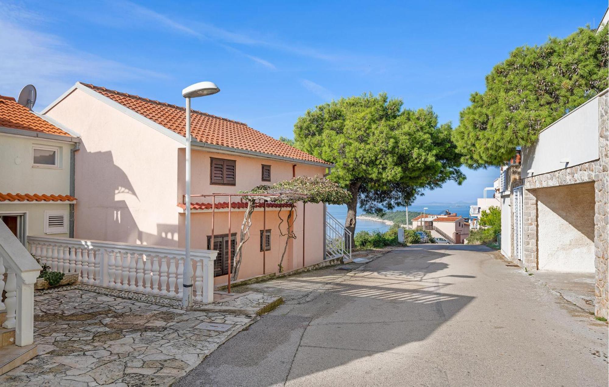 1 Bedroom Stunning Apartment In Primosten Exterior photo